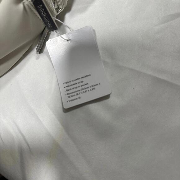 Lululemon Athletica Crossbody Camera Bag 2L - Picture 3 of 5